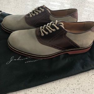 Men’s Johnston & Murphy saddle shoes.